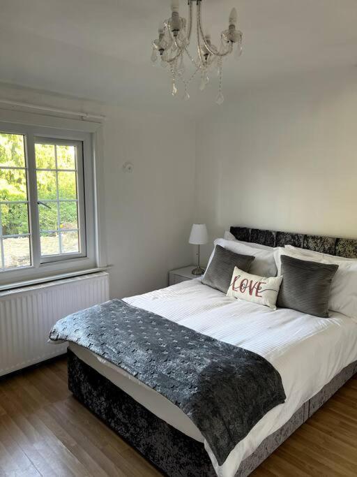 Holiday home Spacious 4-bed In The Heart Of