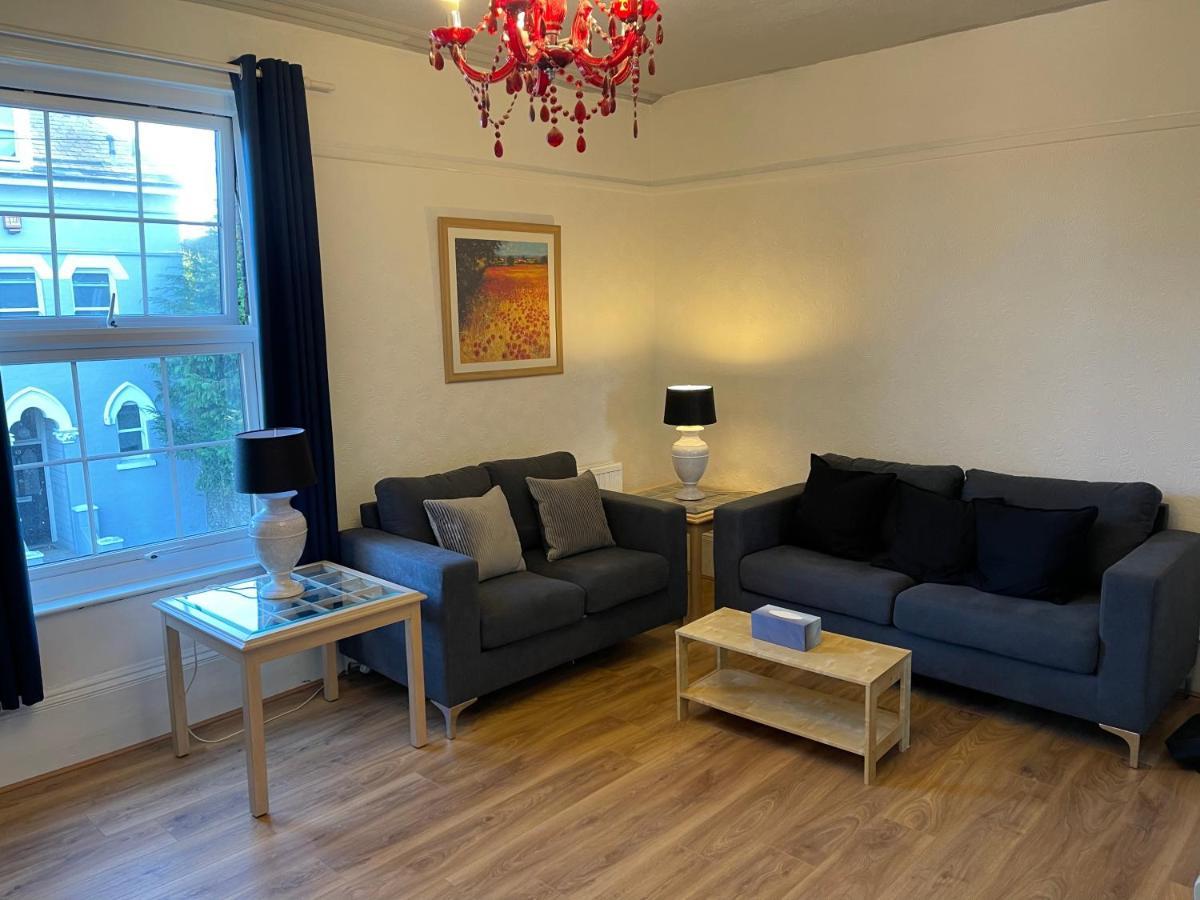 Spacious 4-bed In The Heart Of
