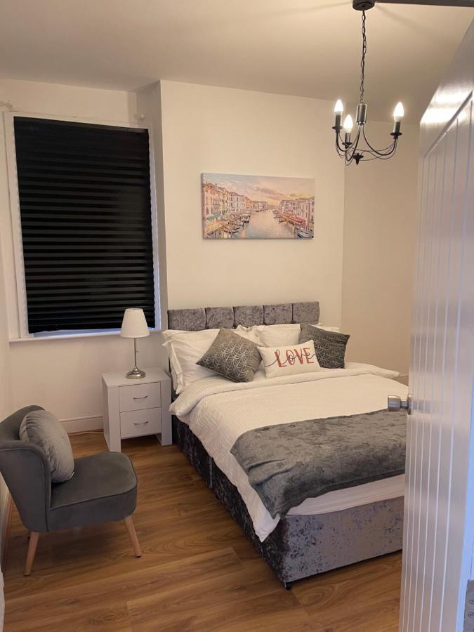 Spacious 4-bed In The Heart Of Holiday home Maidstone