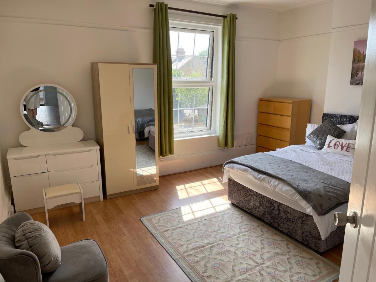 Дом отдыха Spacious 4-bed In The Heart Of